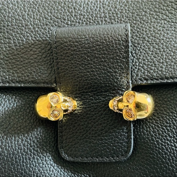 Alexander McQueen Twin Skull Leather Crossbody Bag - Picture 4 of 5
